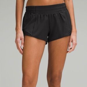 Lululemon Women's Hotty Hot Black Shorts 2.5 inseam